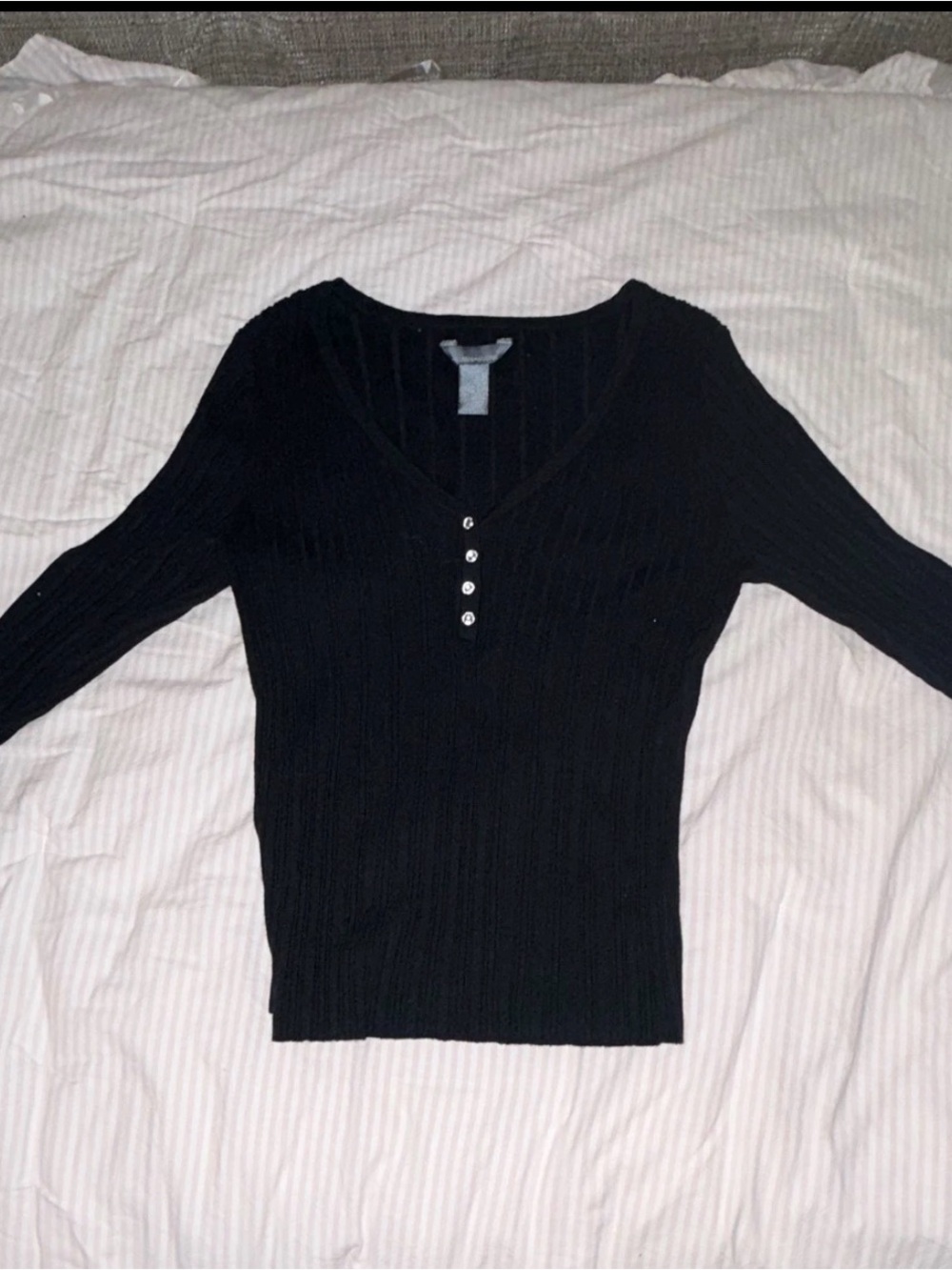 Hillard & Hanson Women's L Black Ribbed Knit V-Neck Long Sleeve Button Top